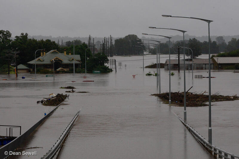 2021年ニューサウスウェールズ州の洪水 数日間の集中豪雨の後、川が大洪水となり
水位は1988年4月と1990年7月の洪水時の水位に匹敵するものとなった。