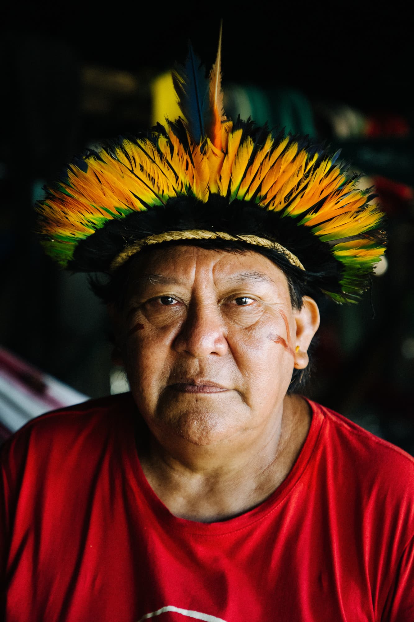 지난 수년간 불법 채굴의 폐해를 고발해온 원주민 지도자 다비 코페나와. "불법 채굴로 우리 집, 우리 고장은 지금도 상처를 받고 있다." / © Christian Braga / ISA
