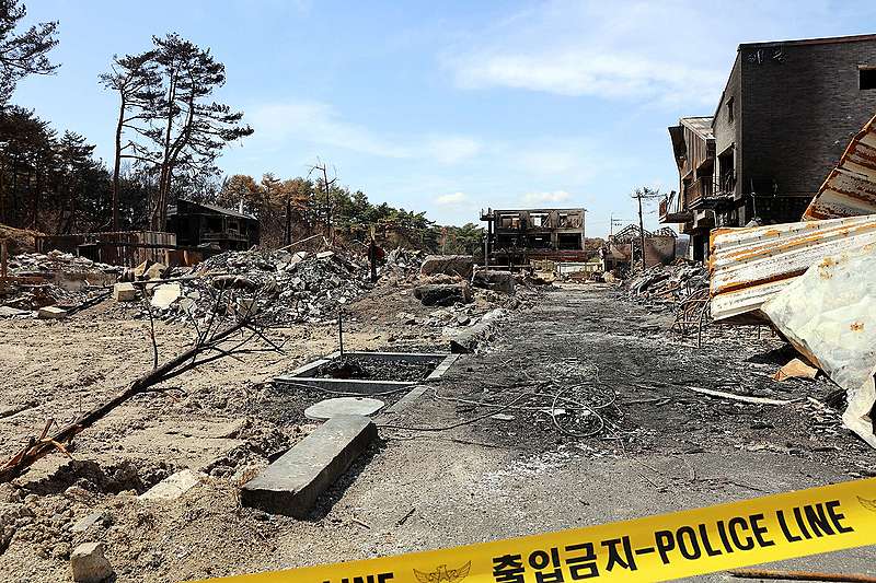 화재로 인해 피해를 본 강릉시 저동 일대 펜션 촌 ⓒ Greenpeace