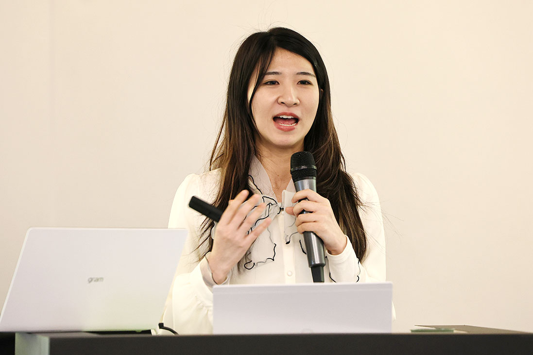 대만의 환경권리재단(Environmental Rights Foundation) 조이 황 변호사의 발표 모습
