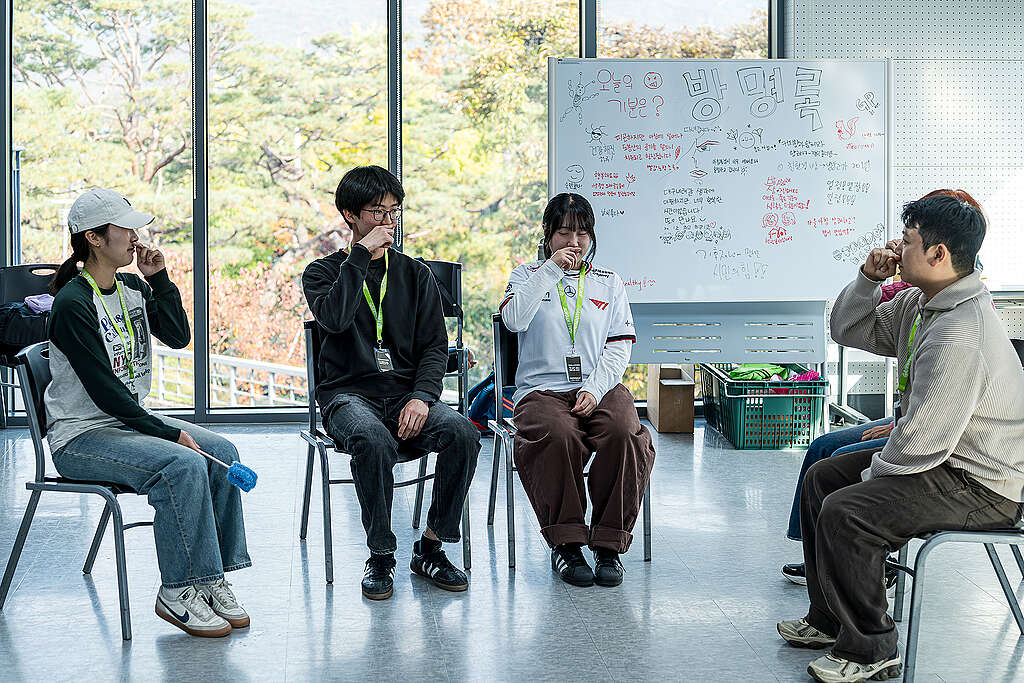 시민대응단이 재난 현장 시뮬레이션을 준비하고 시행하는 모습