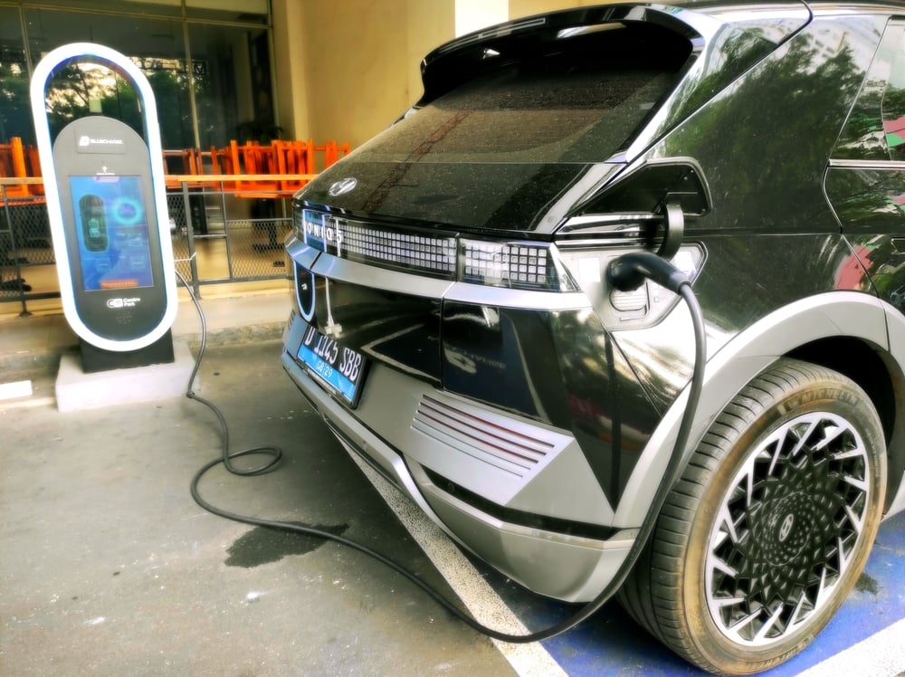 충전 경험에 대한 오해는 스마트폰 충전과 같이 집에서 충전하여 100% 충전된 상태로 하루를 시작합니다.