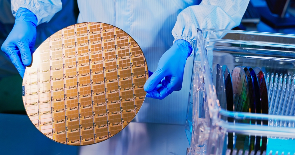  ​반도체는 고탄소 배출 산업 중 하나로  애플, 마이크로소프트, 구글 같은 주요 고객사들은 이미 재생에너지 100%를 달성했으며, 이제 공급망 전체의 간접 배출량(Scope 3) 감축을 요구하고 있습니다