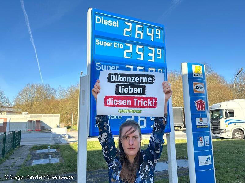 이란-미국 전쟁 이후 석유 기업의 횡재이익에 항의하는 시위가 독일에서 진행되었습니다.