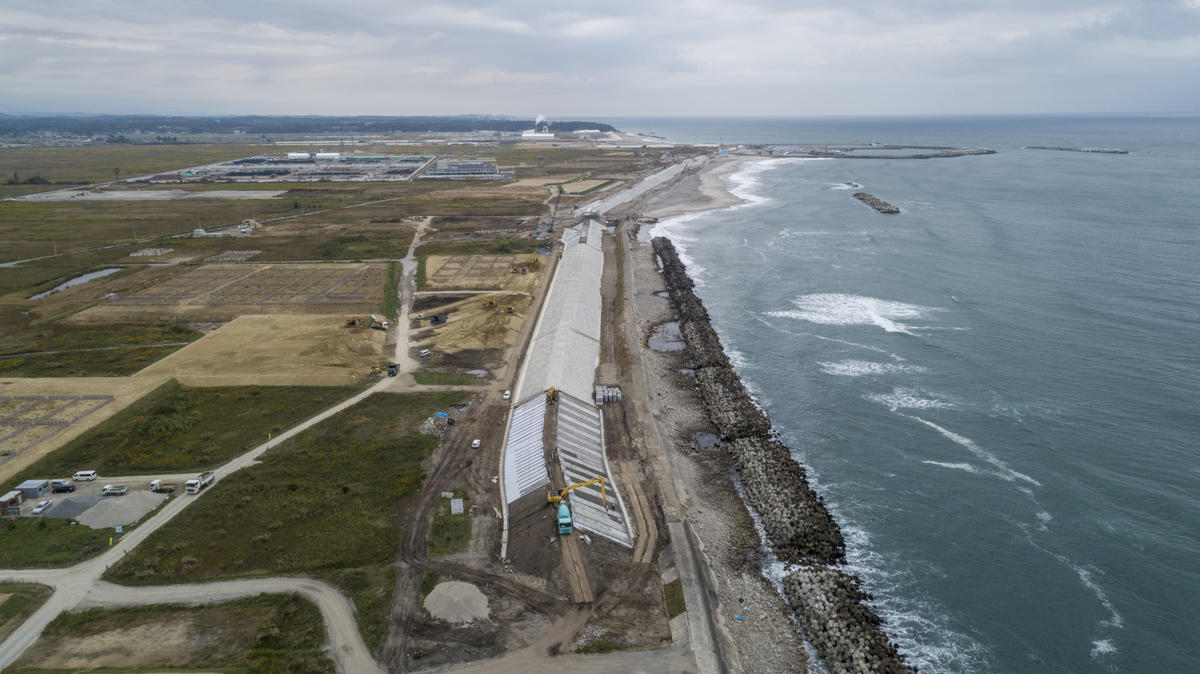 The Nuclear Crisis at the Fukushima Daiichi Nuclear Plant Continues. © Christian Åslund