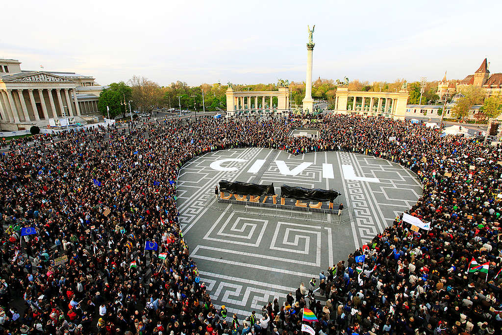 Heroes ’Veto, protestation pro-ONG à Budapest