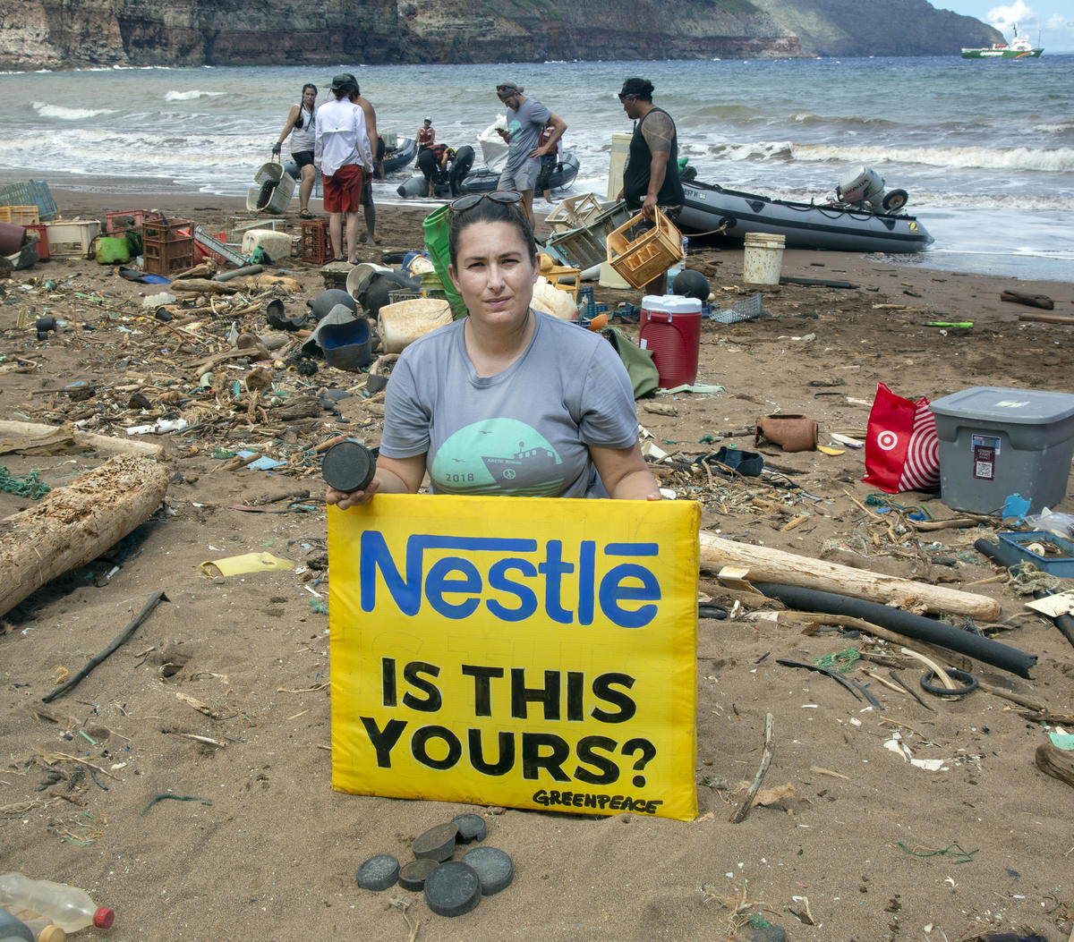 Greenpeace partnered with the Protect Kaho'olawe 'Ohana (PKO) and Kaho'olawe Island Reserve Commission (KIRC) to do a beach cleanup and brand audit at Kanapou beach on Kaho'olawe Island, Hawaii.