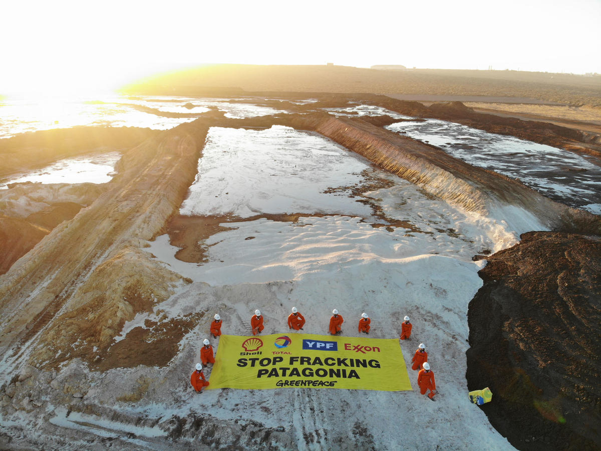 Le site d’enfouissement toxique, d’une taille équivalente à 15 terrains de football, est utilisé par les compagnies pétrolières qui forent la Patagonie.