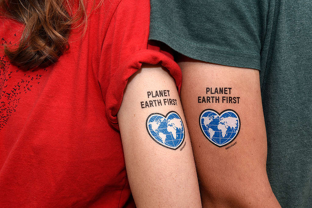 G20 Tattoo "Planet Earth First" in Hamburg. © Sandra Hoyn