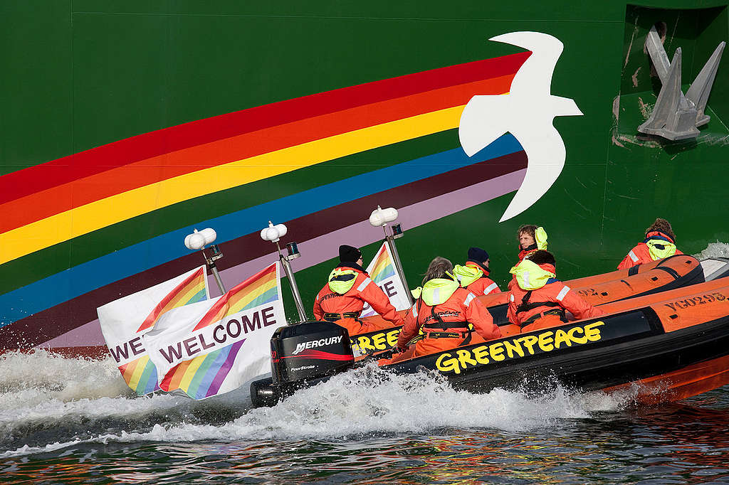 Rainbow Warrior Arrives in Amsterdam. © Bas Beentjes / Greenpeace Rainbow Warrior Arrives in Amsterdam. © Bas Beentjes / Greenpeace