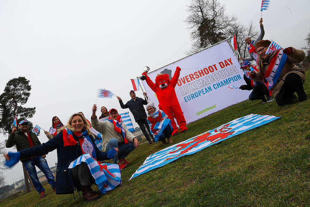 Overshooting Day's "Europe Champion"- Action in Luxembourg. © Anais Hector / Greenpeace
