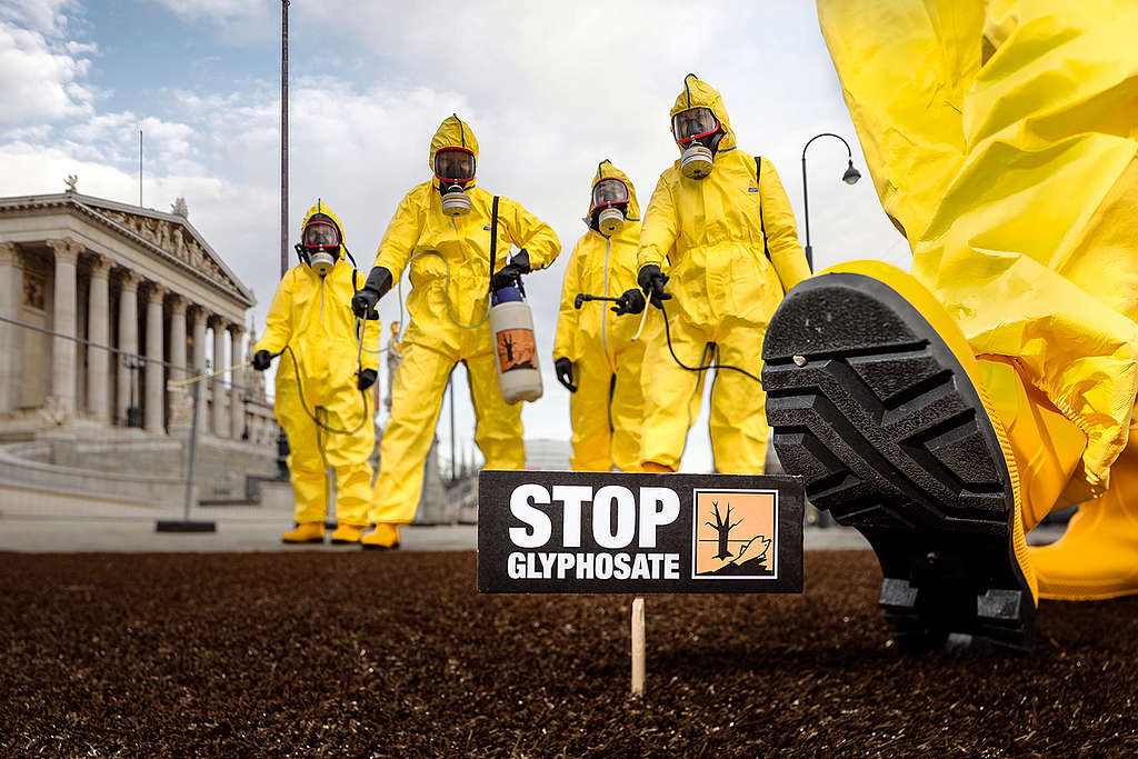 Action in Vienna for National Ban of Glyphosate. © Mitja Kobal / Greenpeace Action in Vienna for National Ban of Glyphosate. © Mitja Kobal / Greenpeace