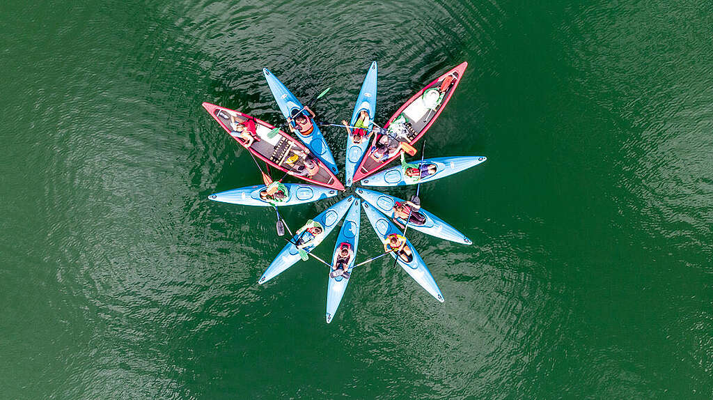 Kayak Training for Volunteers in Luxembourg. © Frederic Meys / Greenpeace