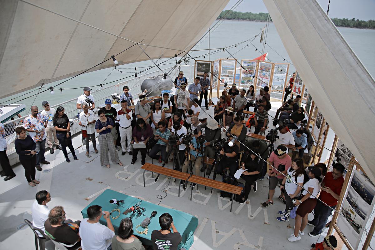 Rainbow Warrior's Open Boat at Port Klang in Malaysia. © Rahman Roslan / Greenpeace