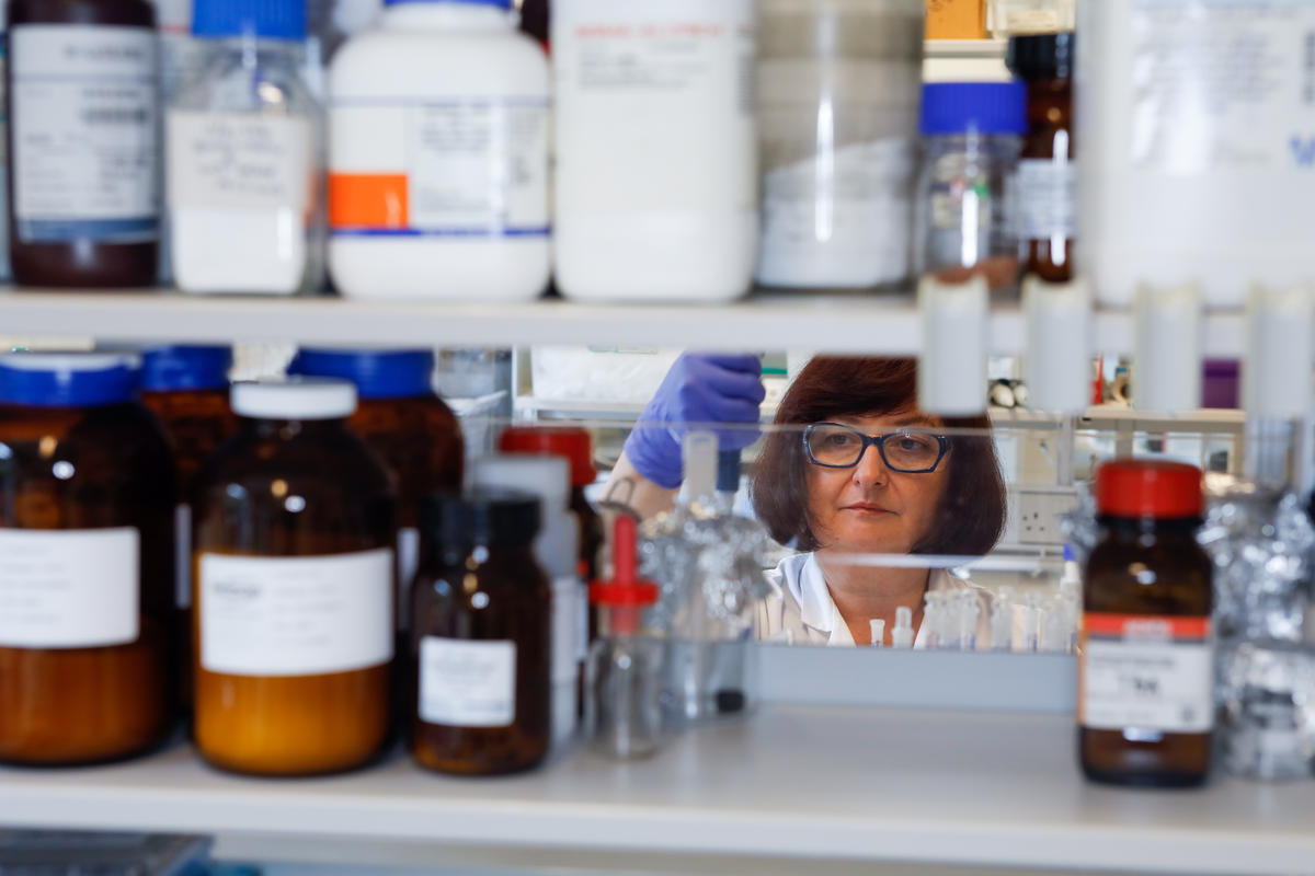 Processing of Samples from Malaysian Plastic Dumpsites at Exeter Lab in UK. © Alex Stoneman / Greenpeace