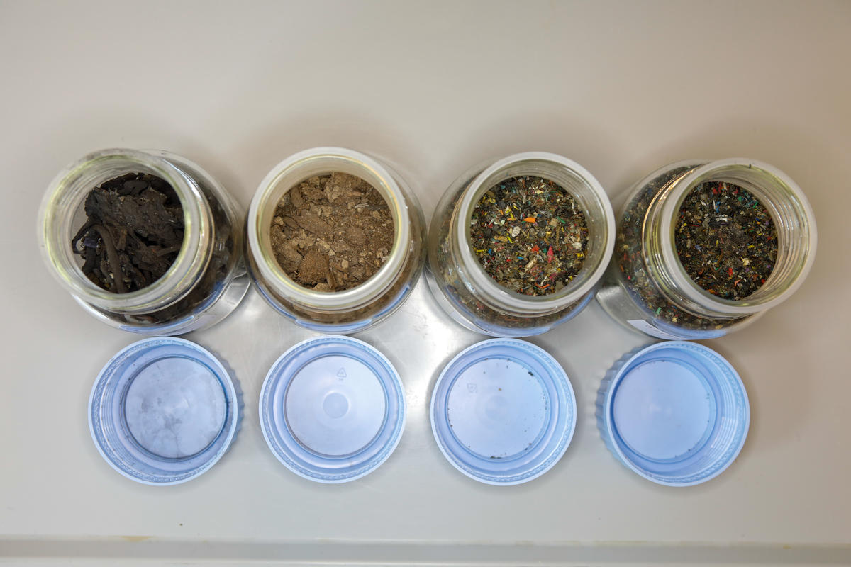 Processing of Samples from Malaysian Plastic Dumpsites at Exeter Lab in UK. © Alex Stoneman / Greenpeace