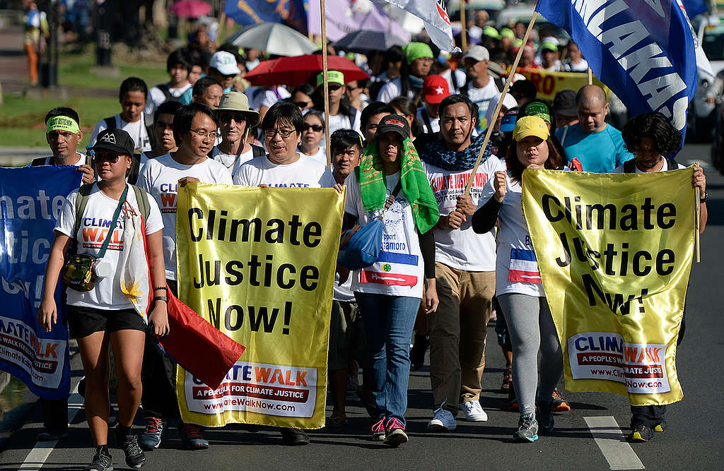 Climate Walk in Manila. © Nathaniel Garcia / Greenpeace Climate Walk in Manila. © Nathaniel Garcia / Greenpeace