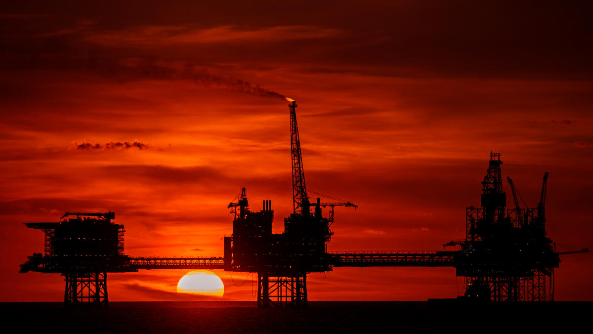 Culzean Gas Platform in the North Sea. © Marten  van Dijl / Greenpeace