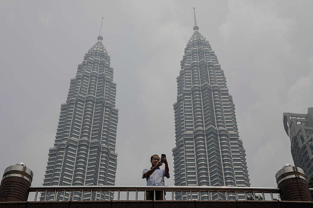 Haze in Kuala Lumpur. © Joshua Paul / Greenpeace