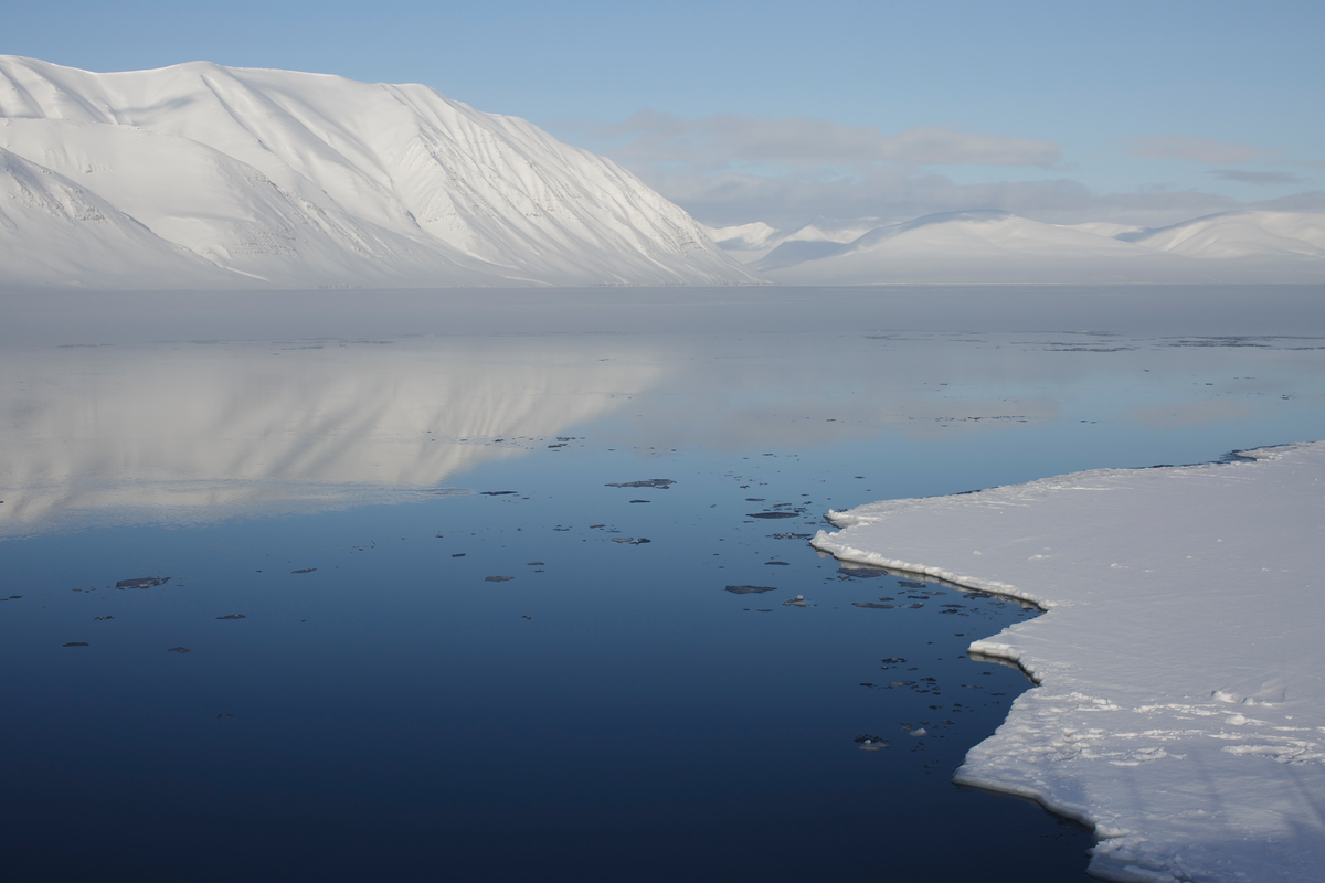 Icescape in Svalbard. © Nick Cobbing / Greenpeace Icescape in Svalbard. © Nick Cobbing / Greenpeace