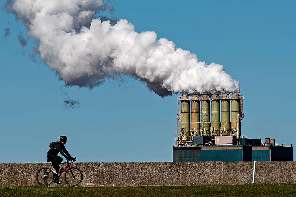 People vs Polluters: Tata Steel in Netherlands. © Marten van Dijl / Greenpeace
