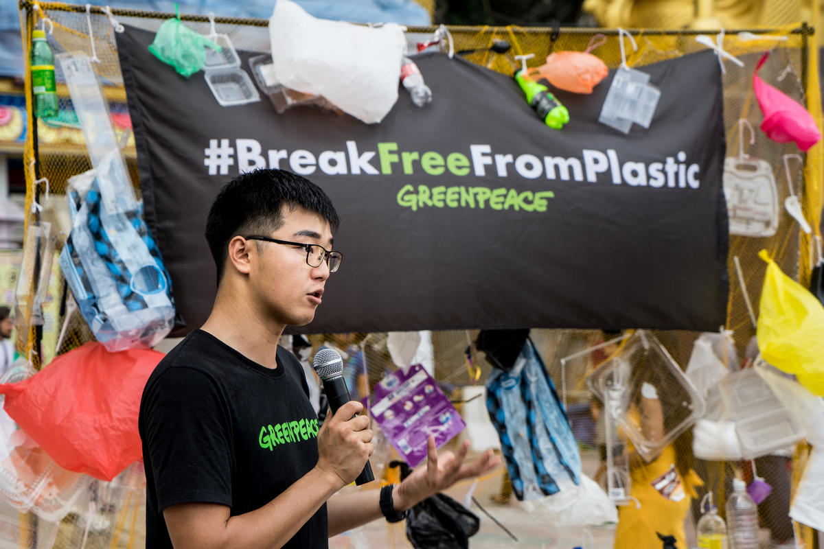 Break Free from Plastic Activity in Batu Cave, Malaysia. © Han Choo / Greenpeace