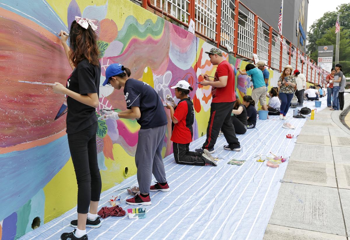 Have you felt lonely or hopeless? Try urban communities