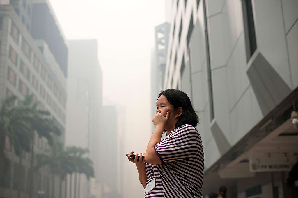 Singapore Haze Pollution Hits an All-Time High. © Nguyen Tuan Anh / Greenpeace Singapore Haze Pollution Hits an All-Time High. © Nguyen Tuan Anh / Greenpeace