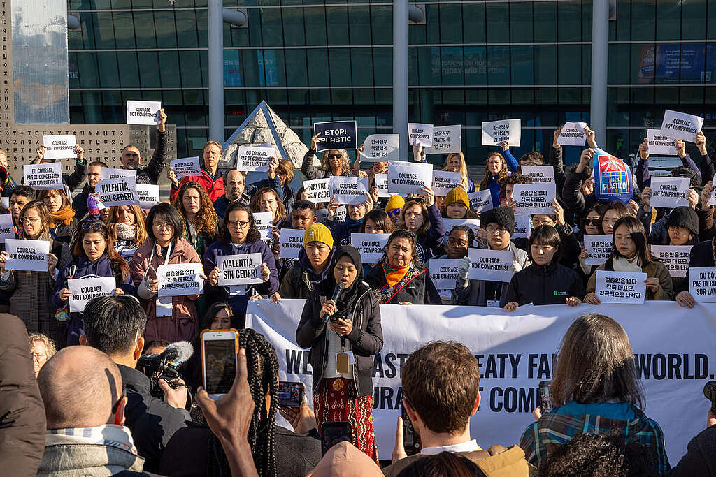 Civil Society Groups Highlight Inaction from World Leaders at INC5 in South Korea. © Jung-geun Augustine Park / Greenpeace Civil Society Groups Highlight Inaction from World Leaders at INC5 in South Korea. © Jung-geun Augustine Park / Greenpeace
