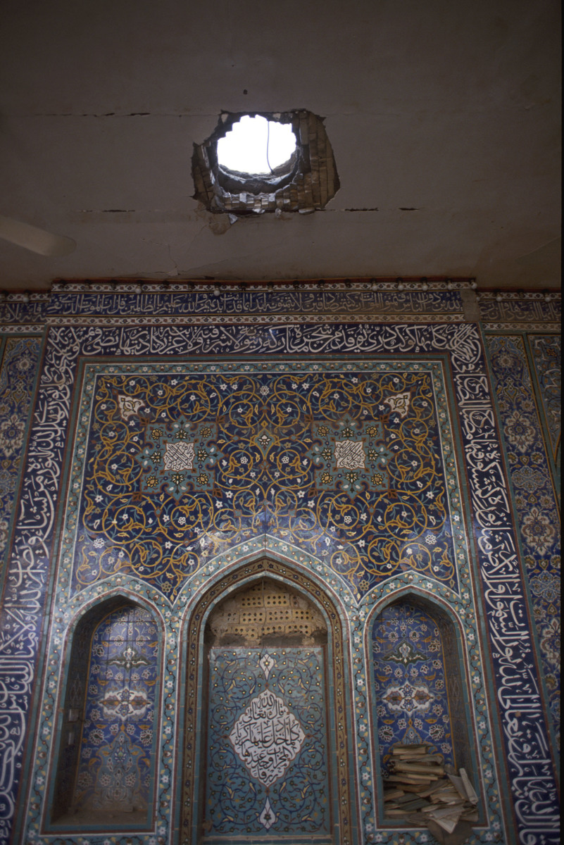 Bomb Damage in Abadan. © Greenpeace / Jim Hodson