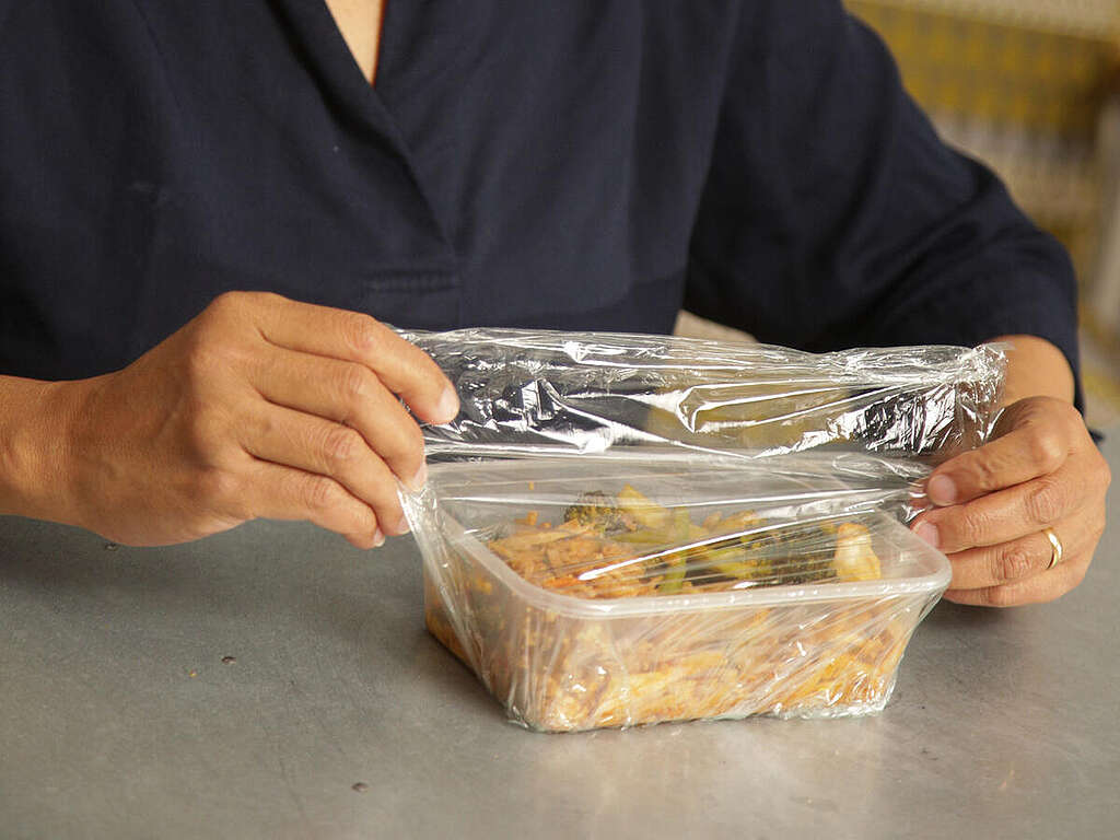 Ready Meals, Takeaways and Plastic Food Packaging. &copy; Jack Taylor Gotch / Greenpeace