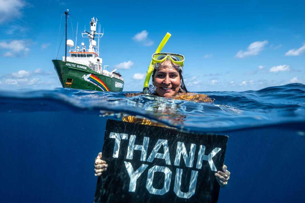 Thank You Message in the Indian Ocean. © Tommy Trenchard / Greenpeace