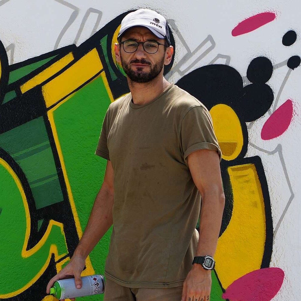 الفنان يوسف تليه