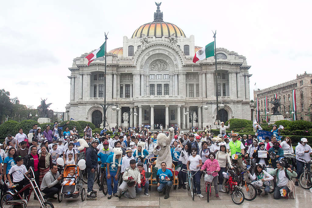 Save the Arctic Ice Ride in Mexico. © Jesus Villaseca Save the Arctic Ice Ride in Mexico. © Jesus Villaseca
