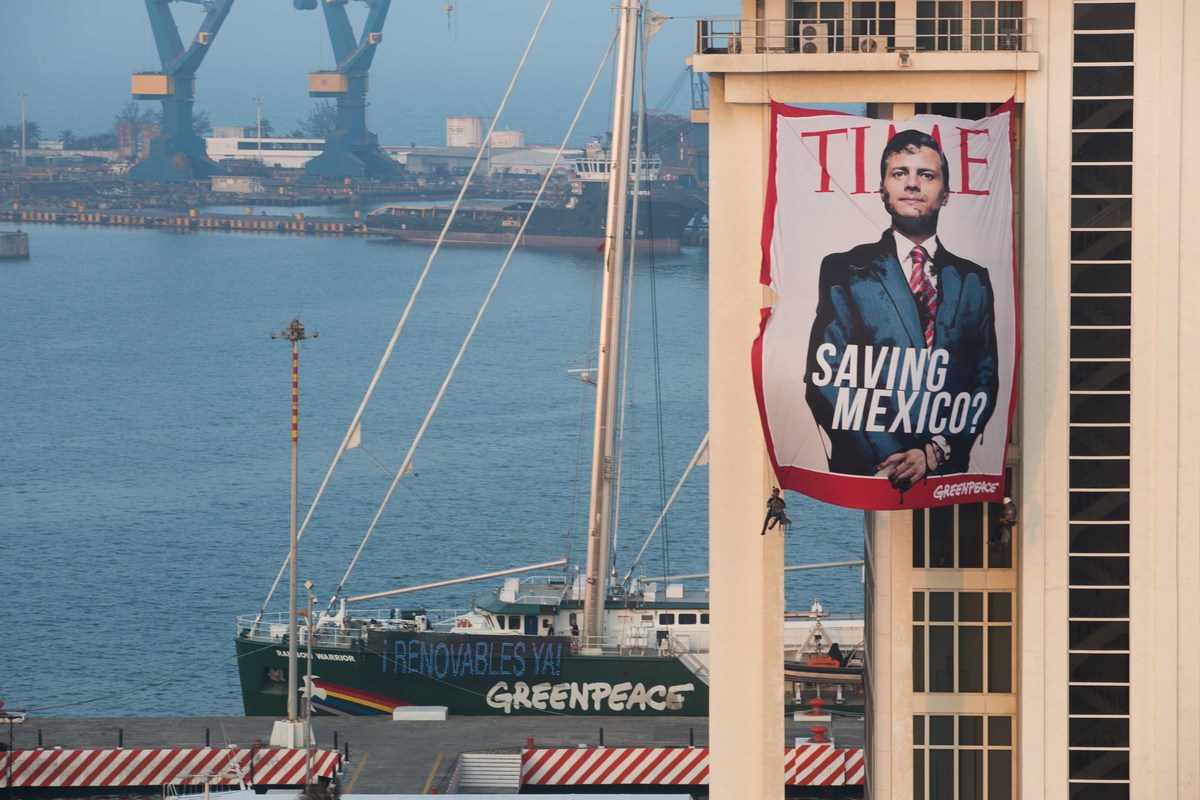 TIME Magazine Cover Action in Mexico. © Ivan Castaneira