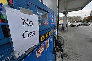 Hurricane Sandy Aftermath in Brooklyn. © Paul Martinka / Greenpeace
