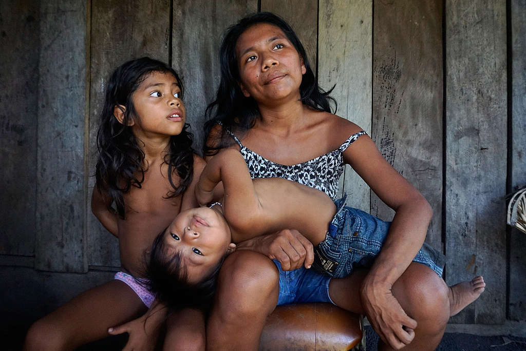 Madres en el mundo © Rogério Assis / Greenpeace