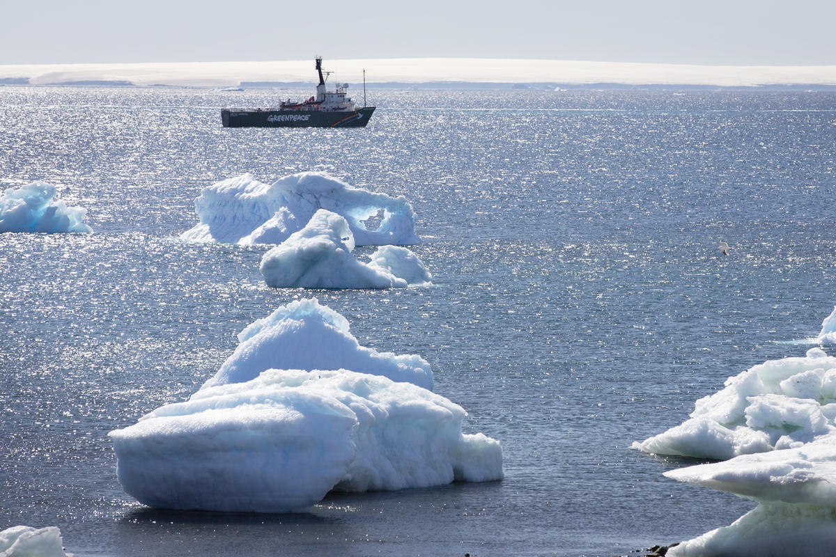Arctic Sunrise Crew Visit Esperanza Base In Antarctica. © Abbie Trayler-Smith / Greenpeace