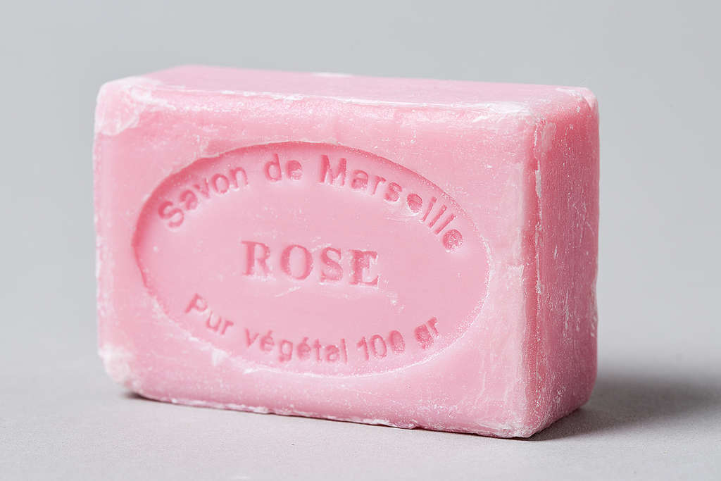 Product Shot Non-Plastic. © Fred Dott / Greenpeace Jabón vegetal artesanal, un ejemplo de productos libres de químicos nocivos para la salud y el medio ambiente.