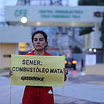 Manifestación pacífica de Greenpeace desde la termoeléctrica en Tula