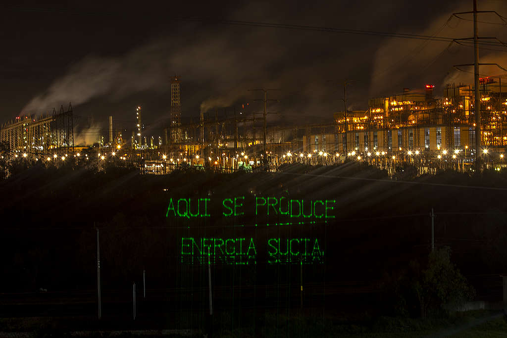 Manifestaci&oacute;n desde la termoel&eacute;ctrica en Tula Hidalgo, mostrando la contaminaci&oacute;n en la zona.