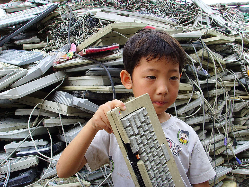 La basura electrónica también contamina el medio ambiente
