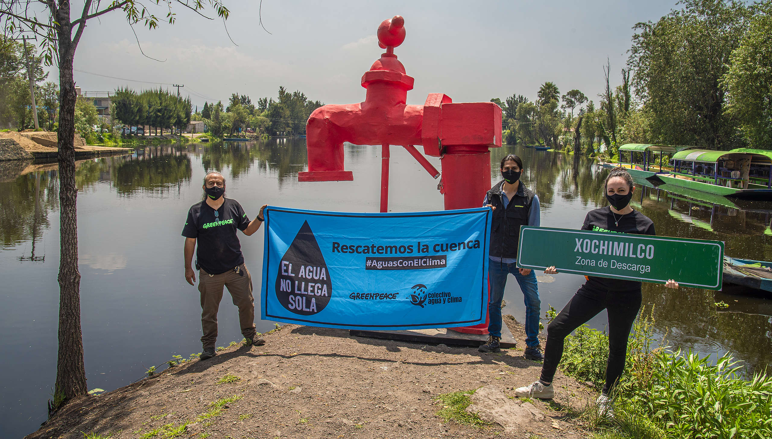 Acción de Greenpeace en Xochimilco. Tour del grifo