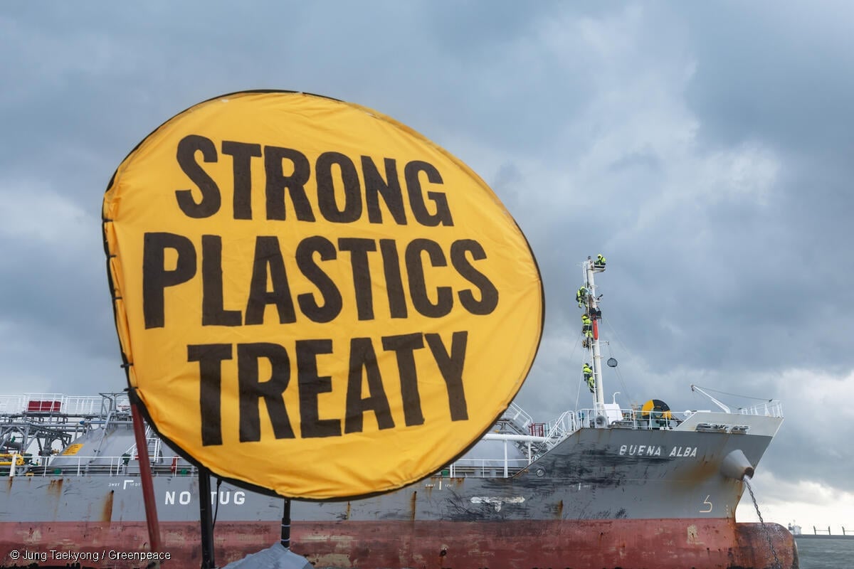 Greenpeace demanda la liberación de activistas del tratado de plásticos, mientras las negociaciones globales entran a la fase final