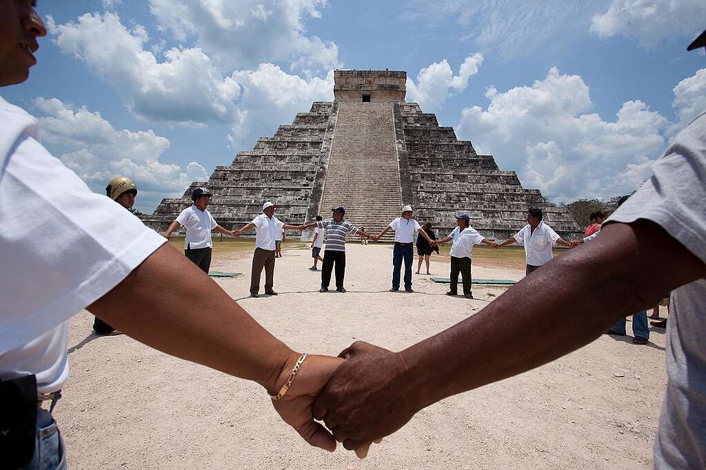 GMO Human Banner on Yucatan Peninsula. © Ivan Castaneira / Greenpeace