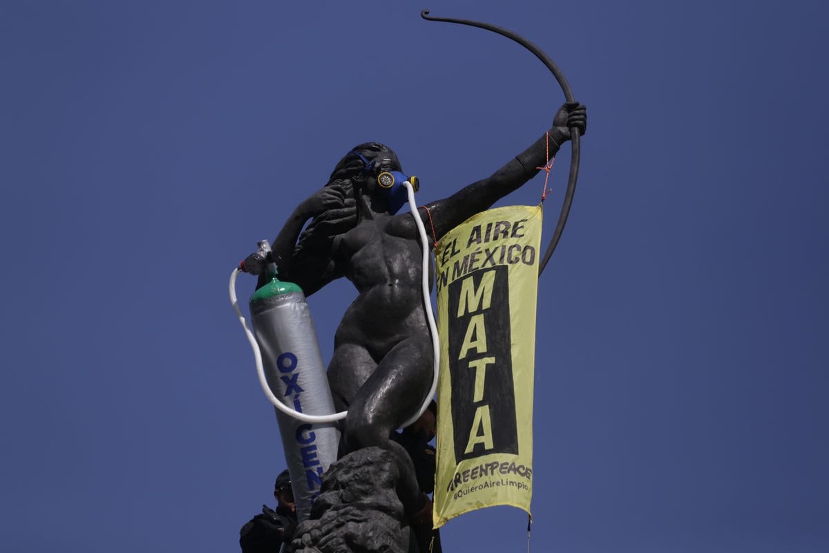 Air Pollution Protest in Mexico City. © Ilse Huesca / Greenpeace