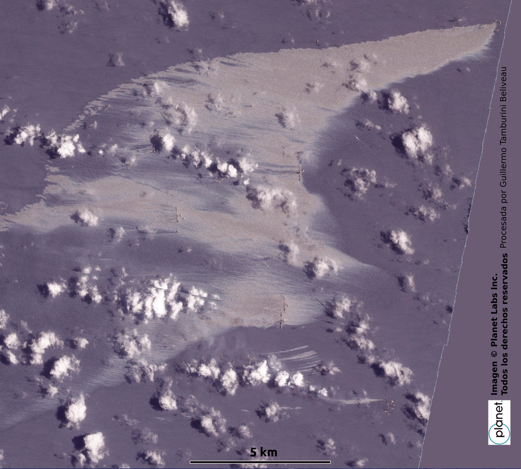 Toma satelital que muestra las afectaciones del derrame de PEMEX en el Golfo de México, el 16 de julio de 2023.