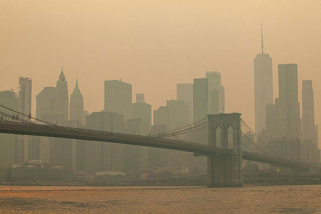 Canadian Wildfire Smoke in New York. © Katie Camosy / Greenpeace
