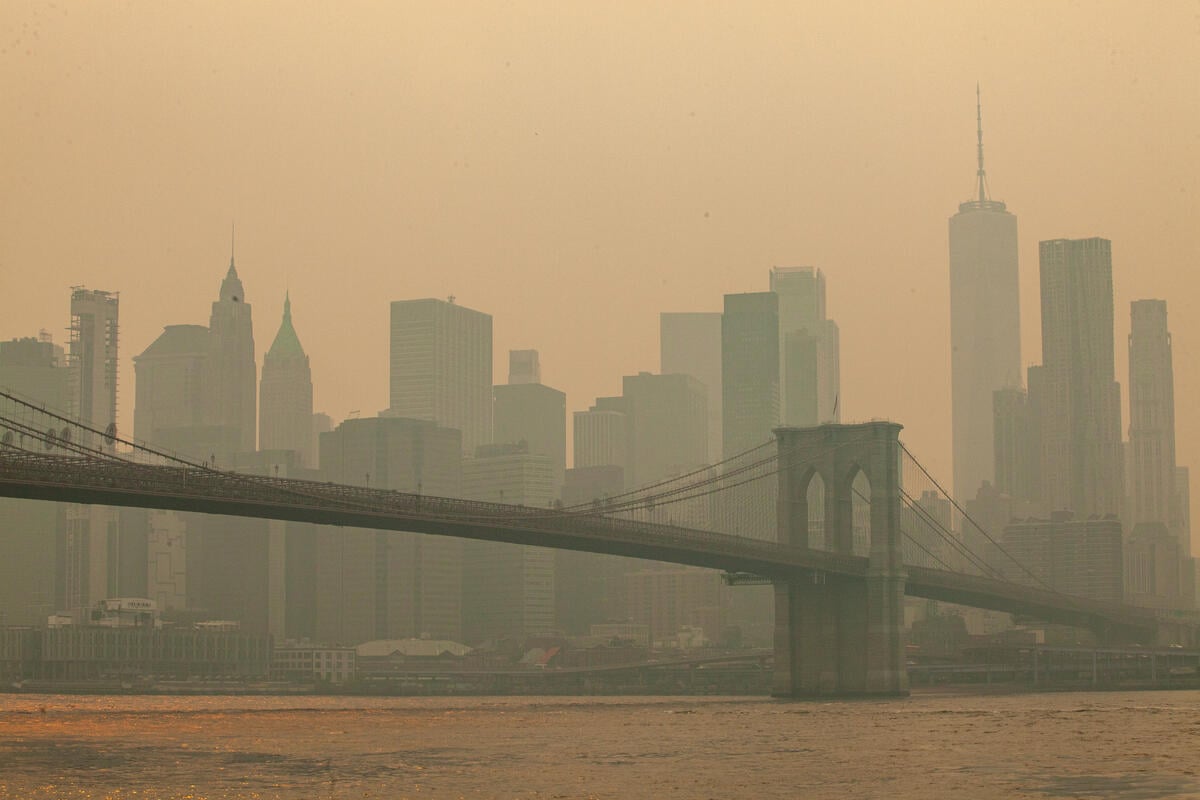 Canadian Wildfire Smoke in New York. © Katie Camosy / Greenpeace