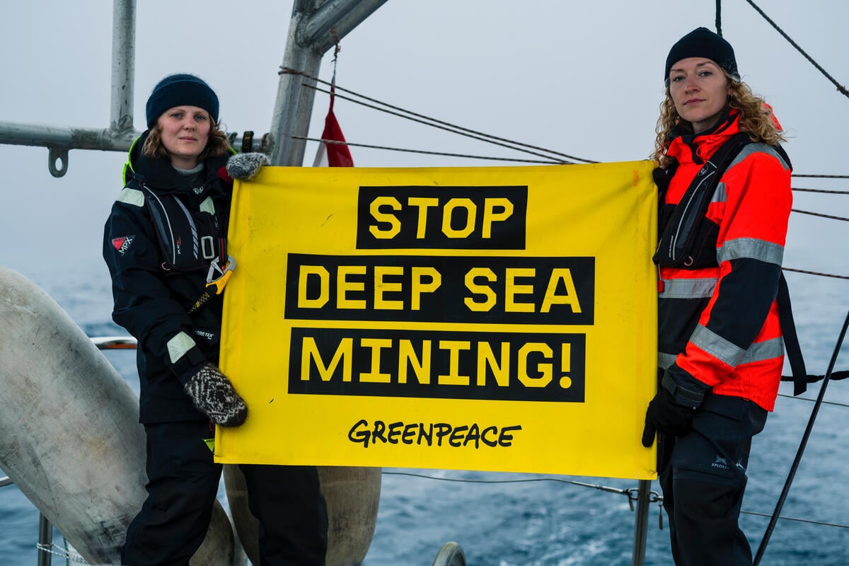 Protest Banner onboard SY Witness in the Norwegian Sea. © Christian Åslund / Greenpeace Protest Banner onboard SY Witness in the Norwegian Sea. © Christian Åslund / Greenpeace